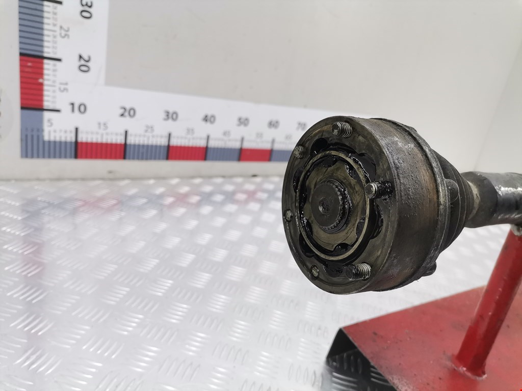 Полуось (привод, приводной вал) передняя правая VOLKSWAGEN Caddy III 2004-2015