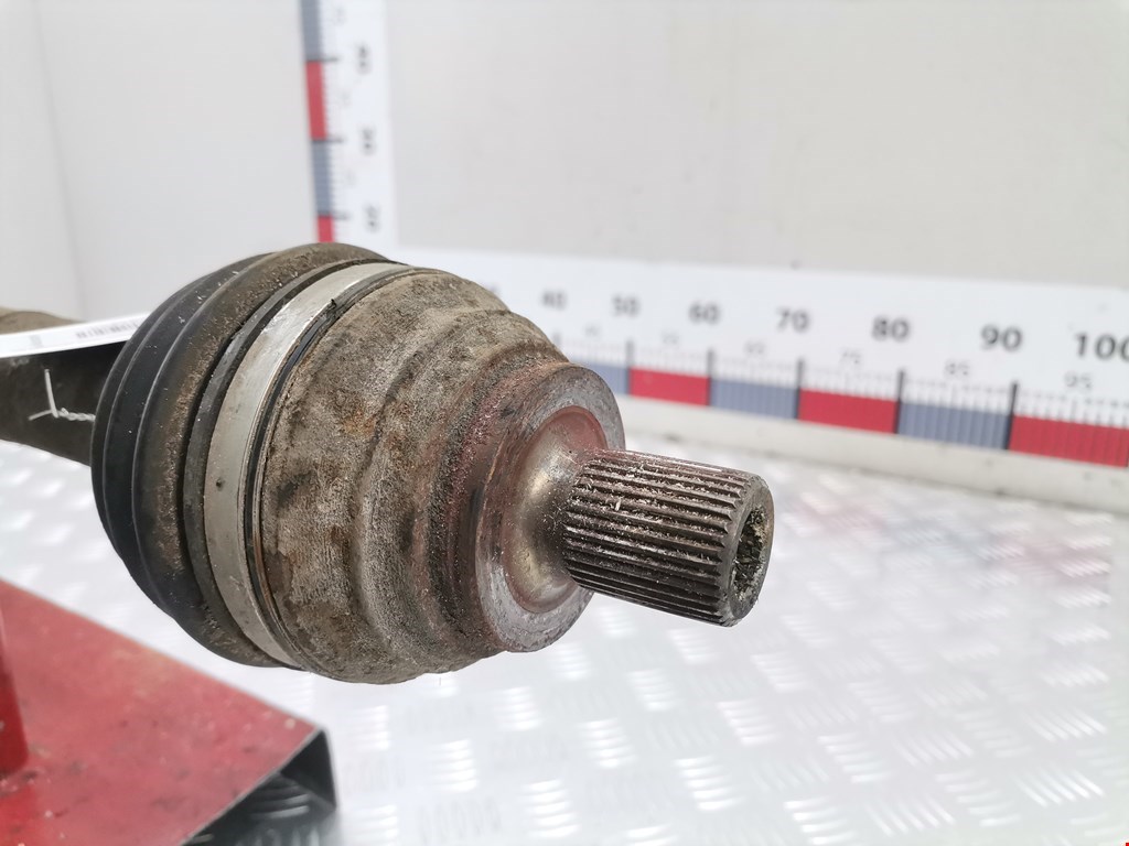 Полуось (привод, приводной вал) передняя правая VOLKSWAGEN Caddy III 2004-2015