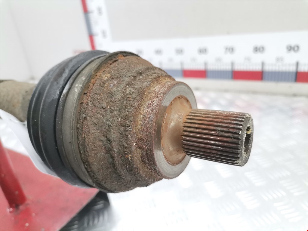 Полуось (привод, приводной вал) передняя правая VOLKSWAGEN Golf V 2003-2009