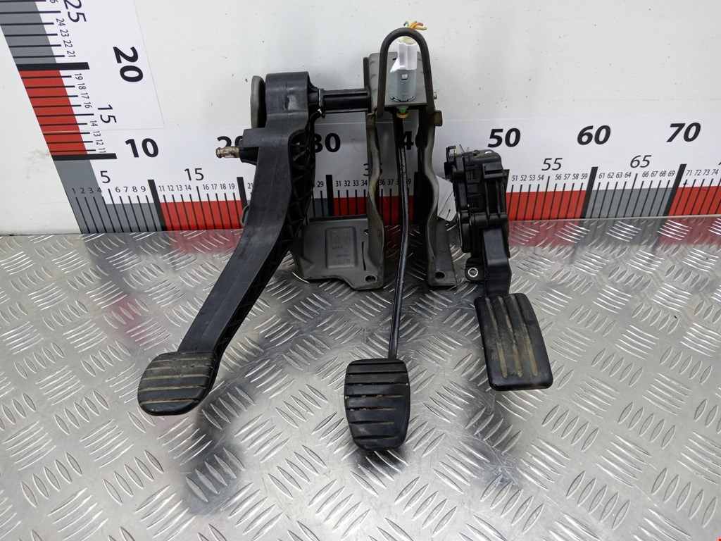 Блок педалей (педальный узел) RENAULT Sandero 2009-2014