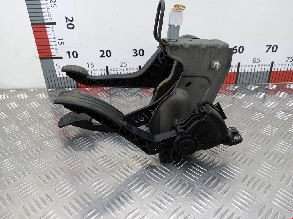 Блок педалей (педальный узел) RENAULT Sandero 2009-2014