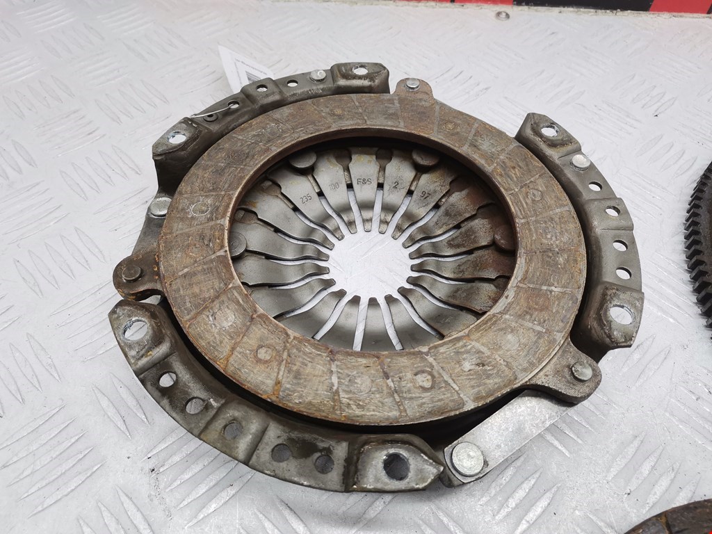 Маховик (демпфер сцепления) FORD Fiesta 2001-2008