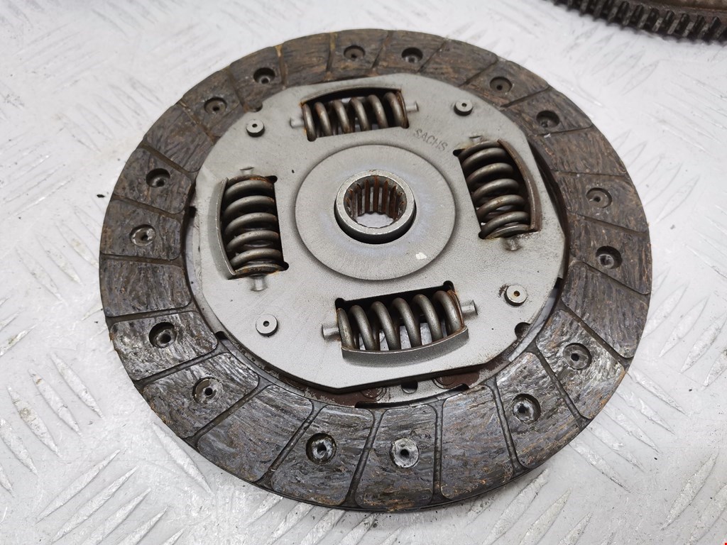 Маховик (демпфер сцепления) FORD Fiesta 2001-2008