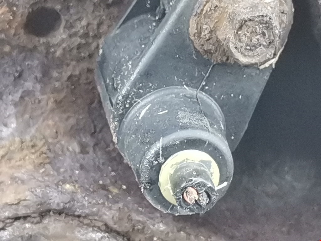 Ступица задняя левая FORD Cougar 1998-2002