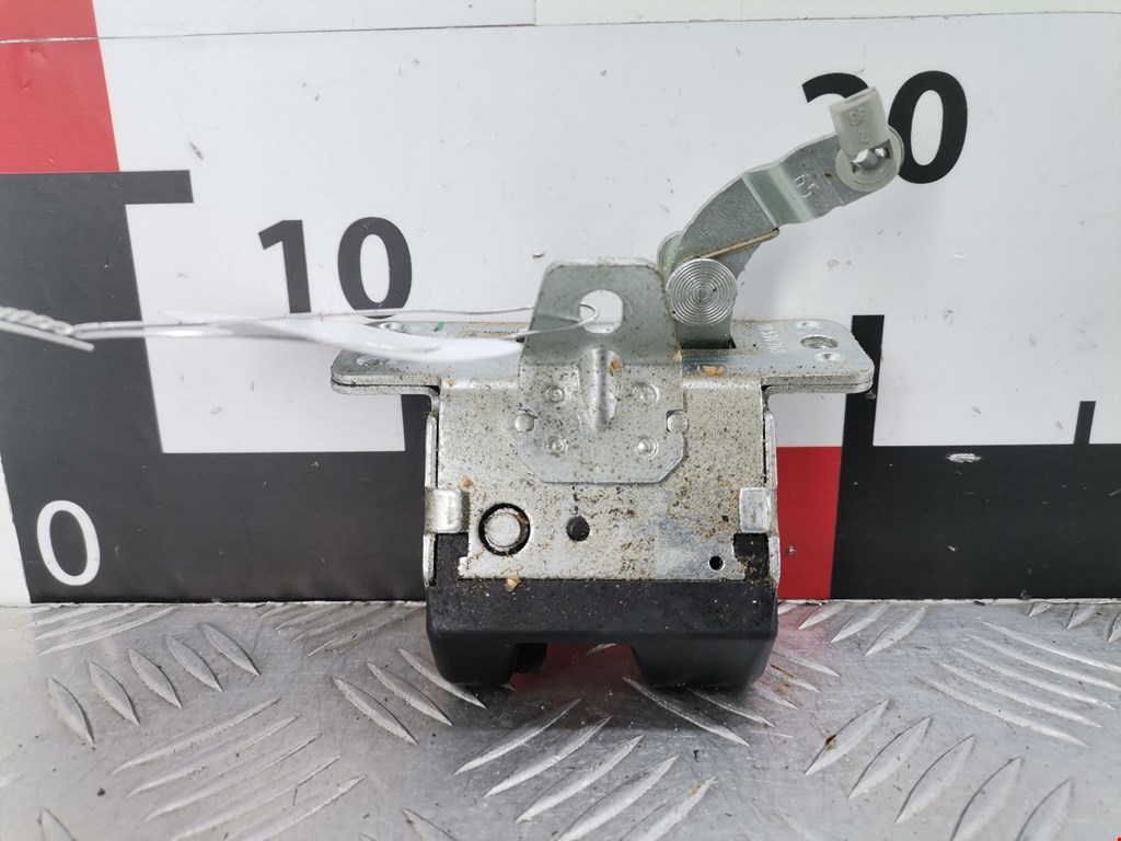 Замок багажника (крышки двери) OPEL Corsa C 2000-2006