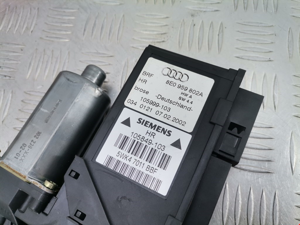Стеклоподъемник задний правый AUDI A4 B6 2001-2005