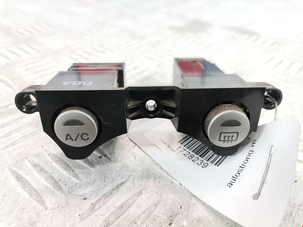 Кнопка подогрева (обогрева) заднего стекла Ford Ranger 2 (2006-2011)