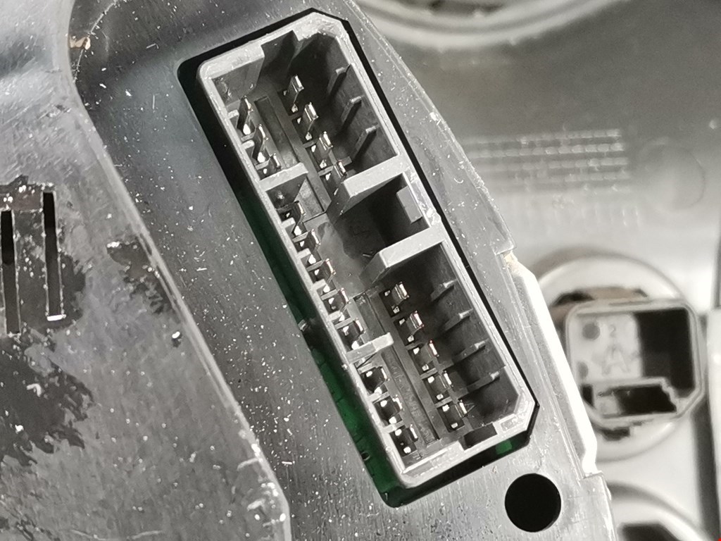 Панель приборов (щиток) IVECO EuroCargo II 2003-2008