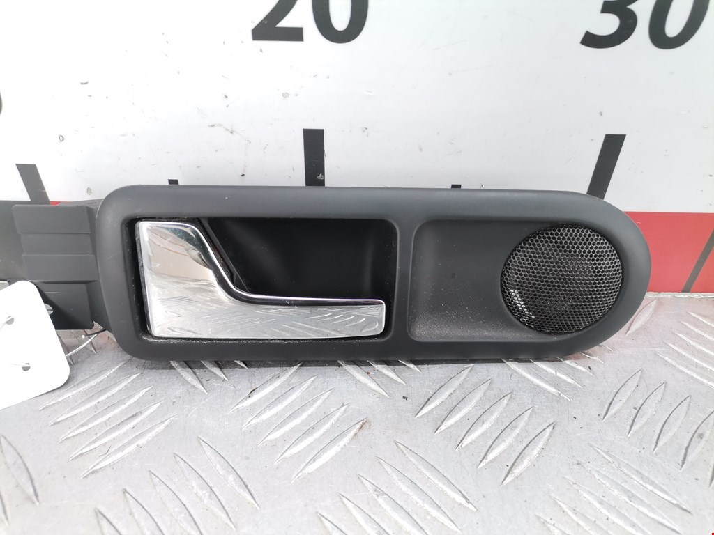 Ручка дверная задняя внутренняя левая VOLKSWAGEN Passat B5 1997-2005