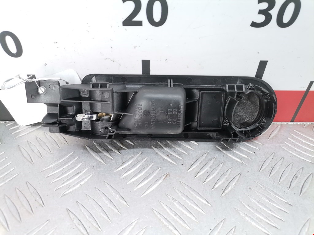 Ручка дверная задняя внутренняя левая VOLKSWAGEN Passat B5 1997-2005