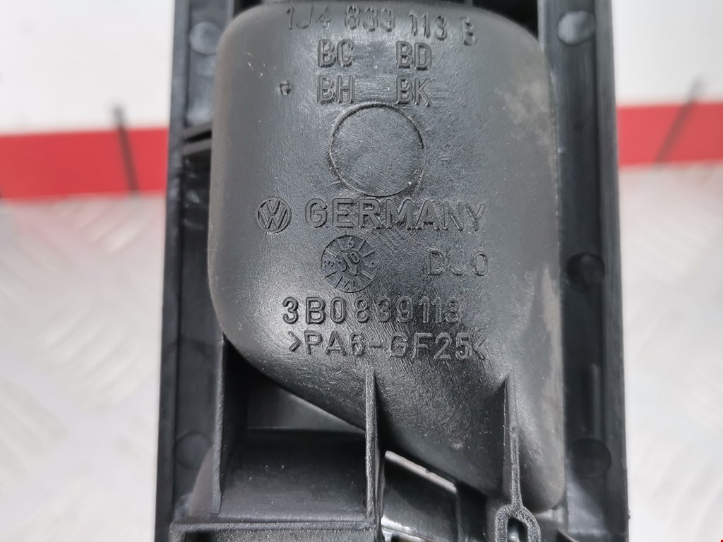 Ручка дверная задняя внутренняя левая VOLKSWAGEN Passat B5 1997-2005