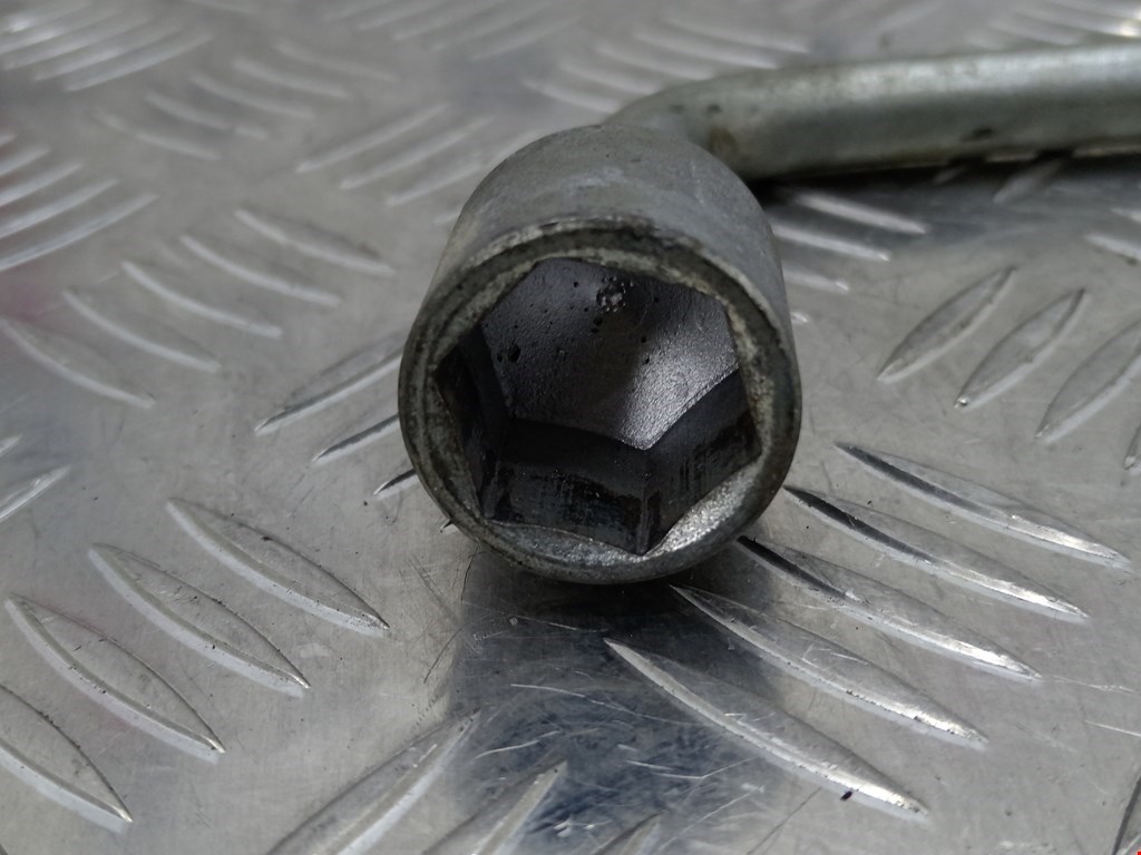 Ключ балонный MITSUBISHI Outlander XL 2006-2012