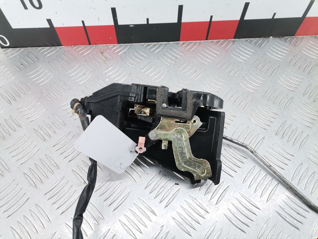 Замок двери передней левой KIA Carnival I 1999-2005