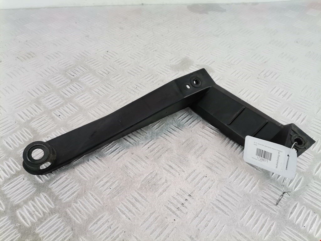 Кронштейн заднего бампера левый правый VOLKSWAGEN Touareg 2002-2010