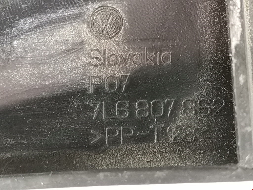 Кронштейн заднего бампера левый правый VOLKSWAGEN Touareg 2002-2010