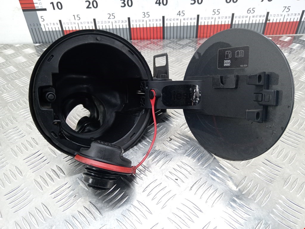Лючок бензобака OPEL Zafira C 2012-2019