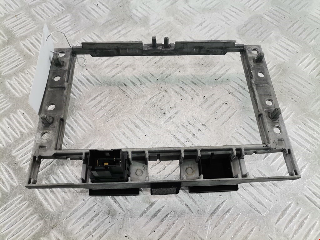 Рамка магнитолы VOLKSWAGEN Touareg 2002-2010