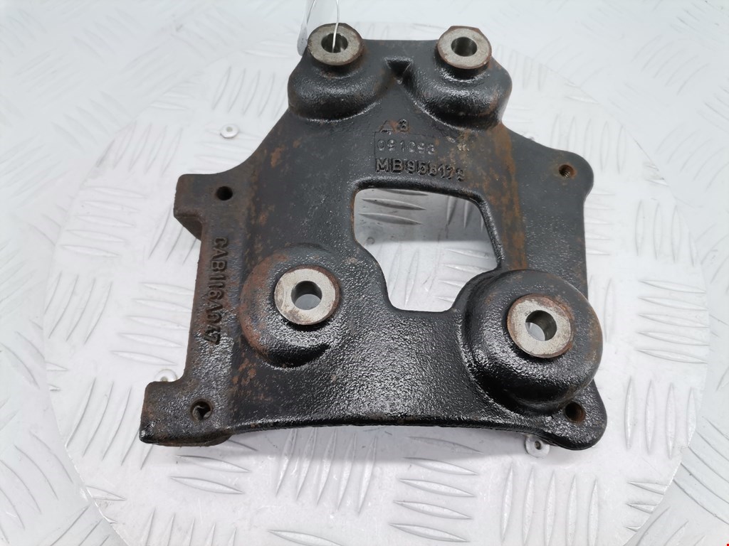 Кронштейн кондиционера MITSUBISHI Carisma 1995-1999