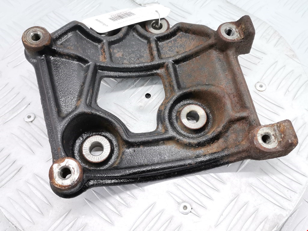 Кронштейн кондиционера MITSUBISHI Carisma 1995-1999