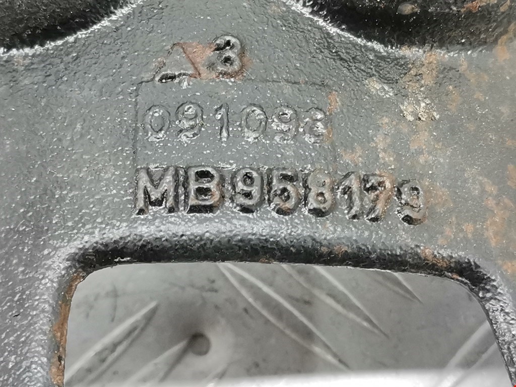 Кронштейн кондиционера MITSUBISHI Carisma 1995-1999