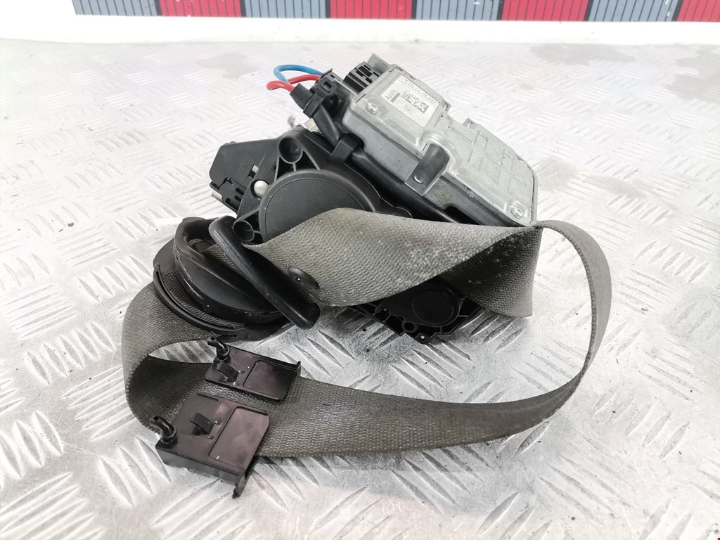 Ремень безопасности передний правый MERCEDES-BENZ CLS-Class C219 2004-2010