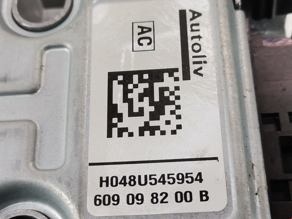 Ремень безопасности передний левый MERCEDES-BENZ CLS-Class C219 2004-2010