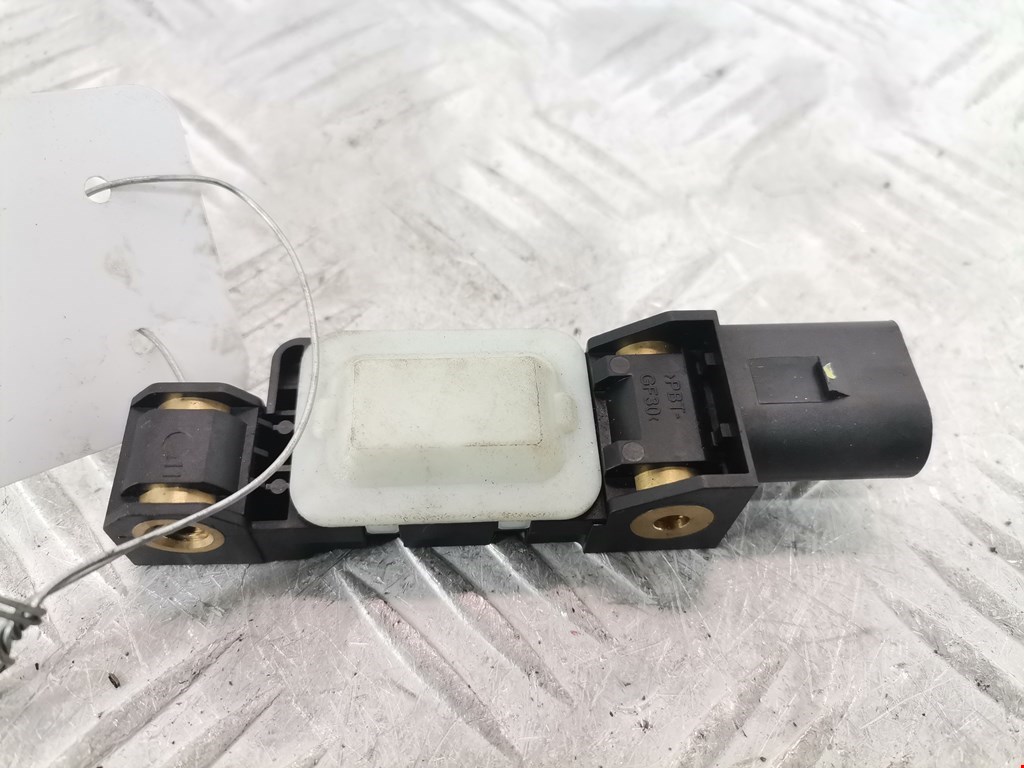 Датчик AIR BAG (подушек безопасности) VOLKSWAGEN Touareg 2002-2010