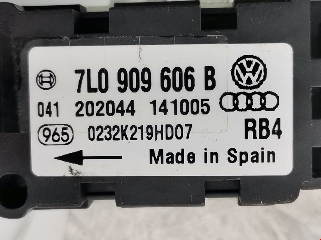 Датчик AIR BAG (подушек безопасности) VOLKSWAGEN Touareg 2002-2010