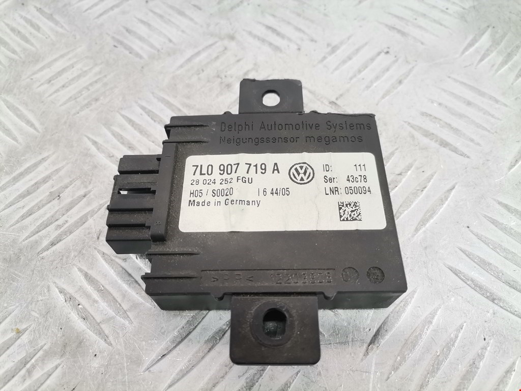 Блок управления сигнализацией Volkswagen Touareg 1 (2002-2010)