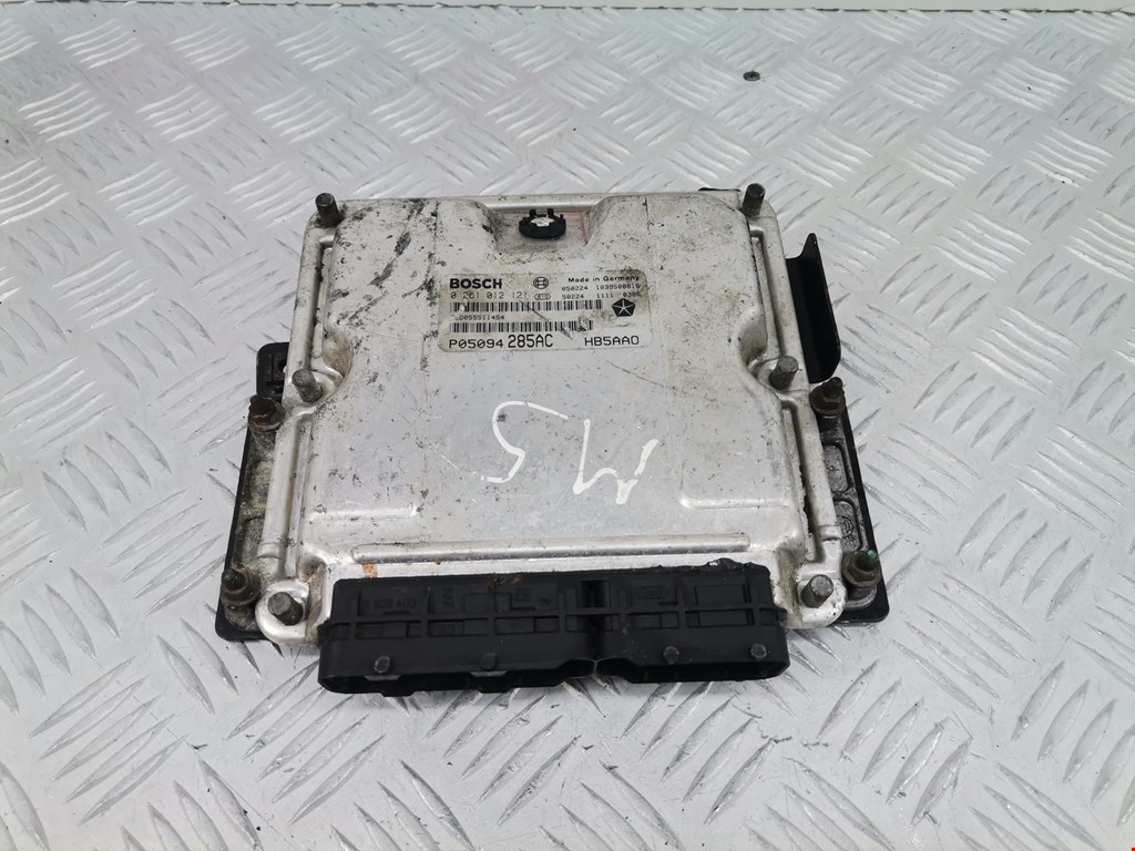 Блок управления двигателя (ЭБУ) CHRYSLER Voyager IV RG 2001-2007