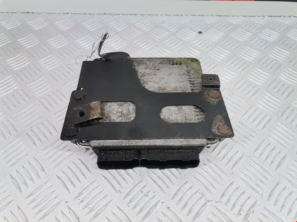 Блок управления двигателя (ЭБУ) CHRYSLER Voyager IV RG 2001-2007