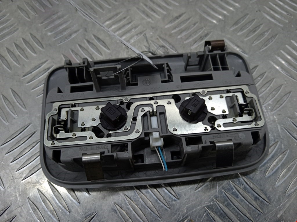 Плафон салонный (салона фонарь) TOYOTA Yaris II XP50 2005-2011