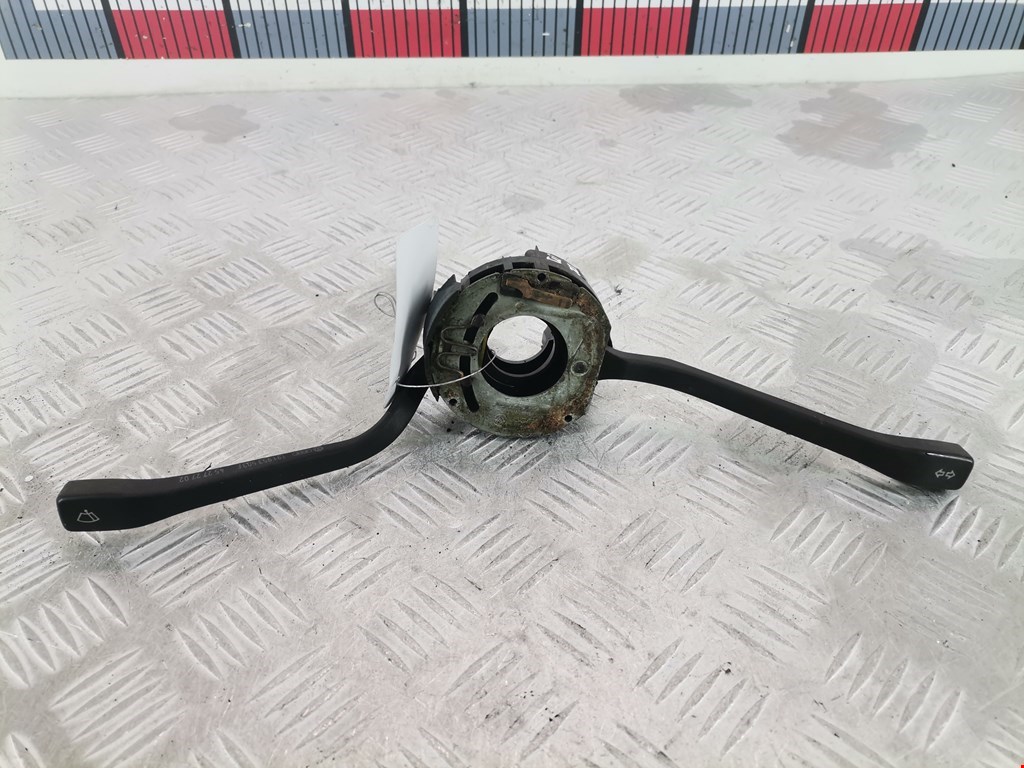 Переключатель поворотов подрулевой VOLKSWAGEN Polo II 1981-1994