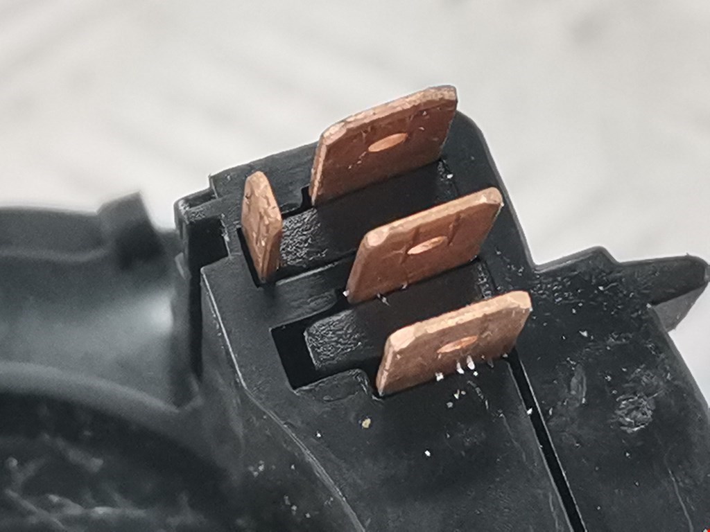 Переключатель поворотов подрулевой VOLKSWAGEN Polo II 1981-1994