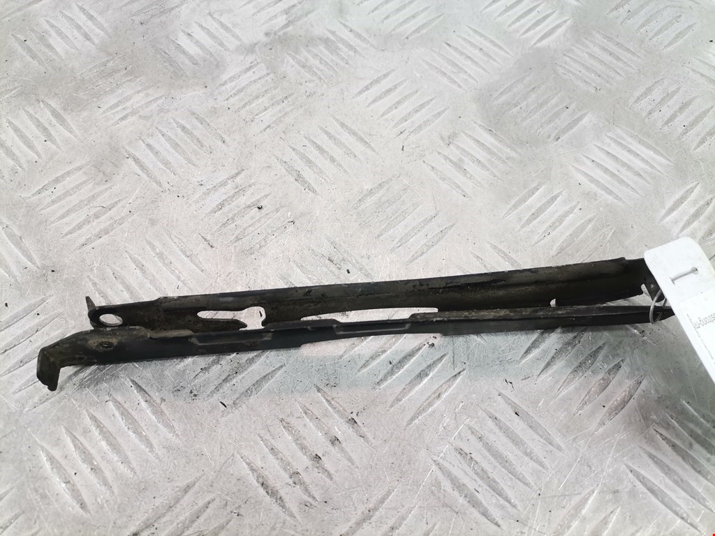 Кронштейн заднего бампера левый правый MERCEDES-BENZ CLS-Class C219 2004-2010