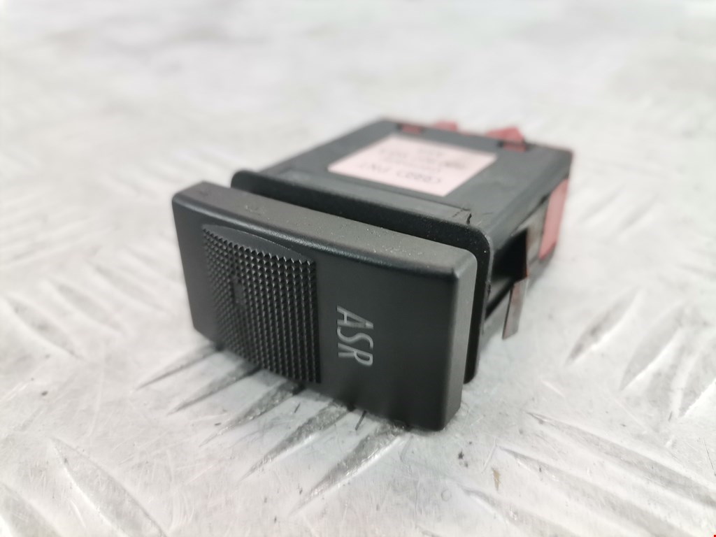 Кнопка антипробуксовочной системы AUDI A8 D2 1994-2002