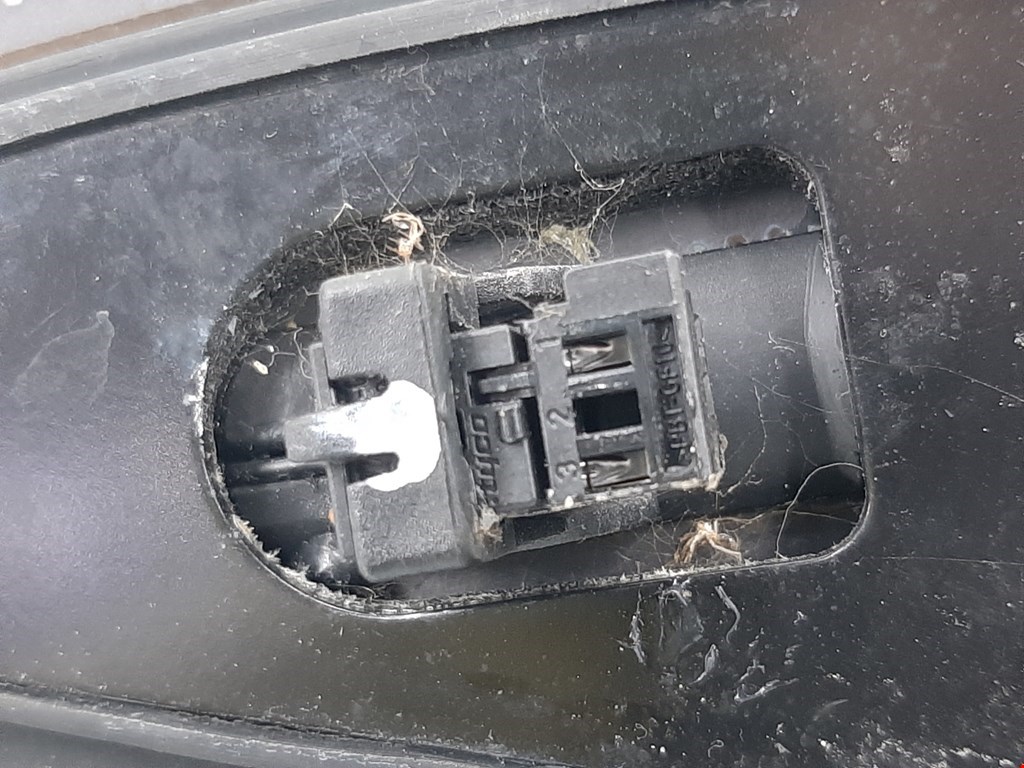 Стекло заднее BMW 5er 5 серия E60/E61 2003-2010