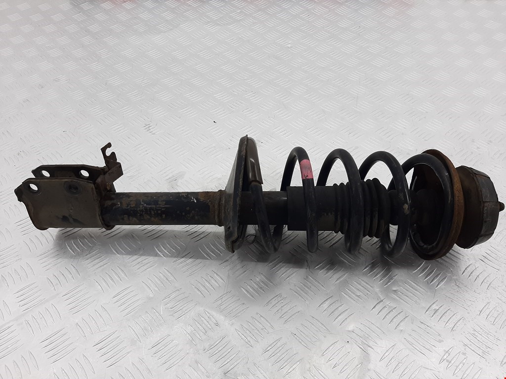 Стойка амортизатора переднего правого Renault Sandero 1 (2007-2014)