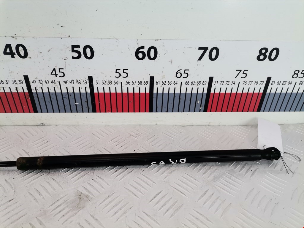 Амортизатор капота левый=правый AUDI A4 B6 2001-2005
