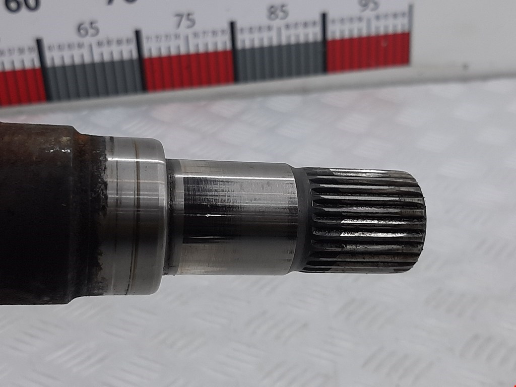 Полуось (привод, приводной вал) передняя правая FORD C-MAX 2003-2010