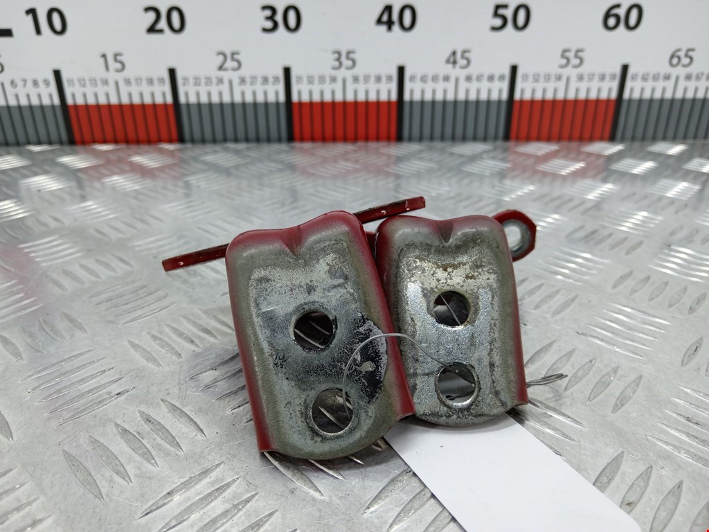 Петля двери передней правой Nissan Altima (L32) (2006-2013)