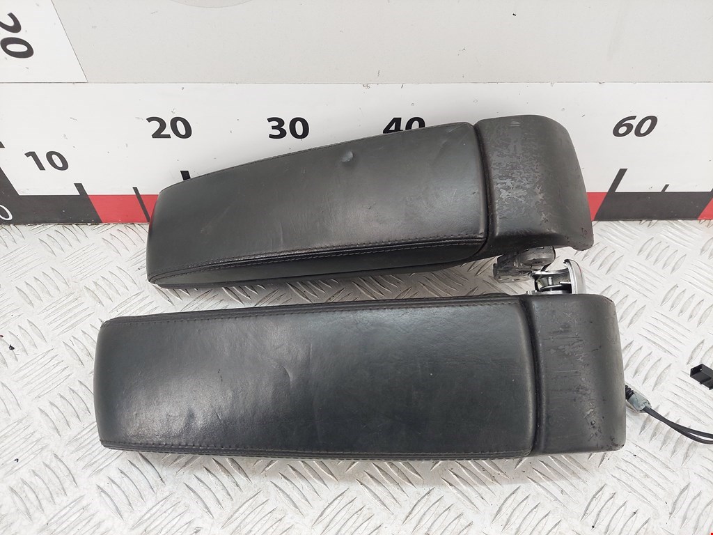 Подлокотник в салон AUDI A8 D3 2003-2010