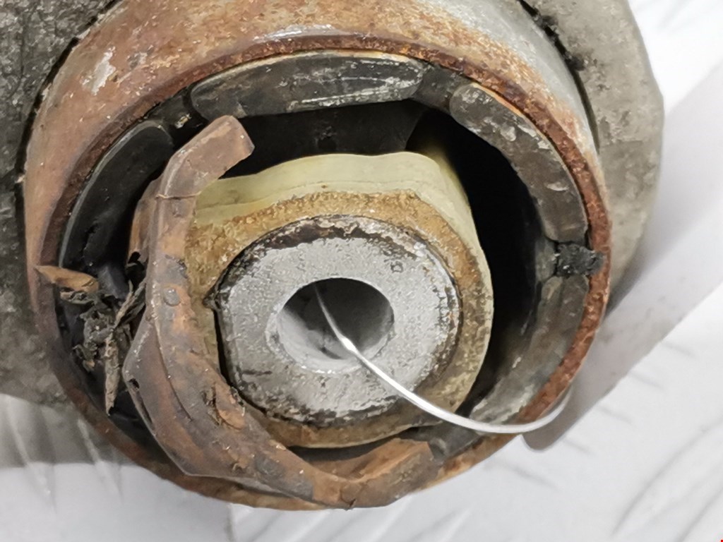 Рычаг передний правый VOLKSWAGEN Passat B5 1997-2005