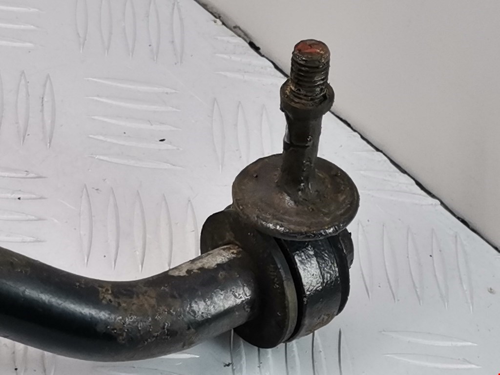 Стабилизатор передний (поперечной устойчивости подвески) VOLKSWAGEN Passat B3 1988-1993