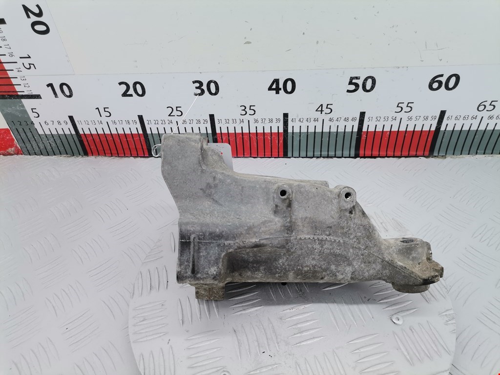 Кронштейн (крепление лапа) двигателя Mercedes E-Class (W212) (2009-2016)