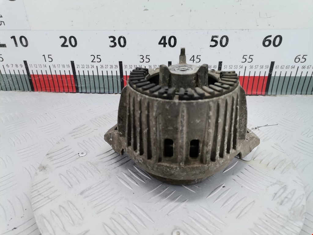 Подушка (опора) крепления двигателя Mercedes E-Class (W212) (2009-2016)