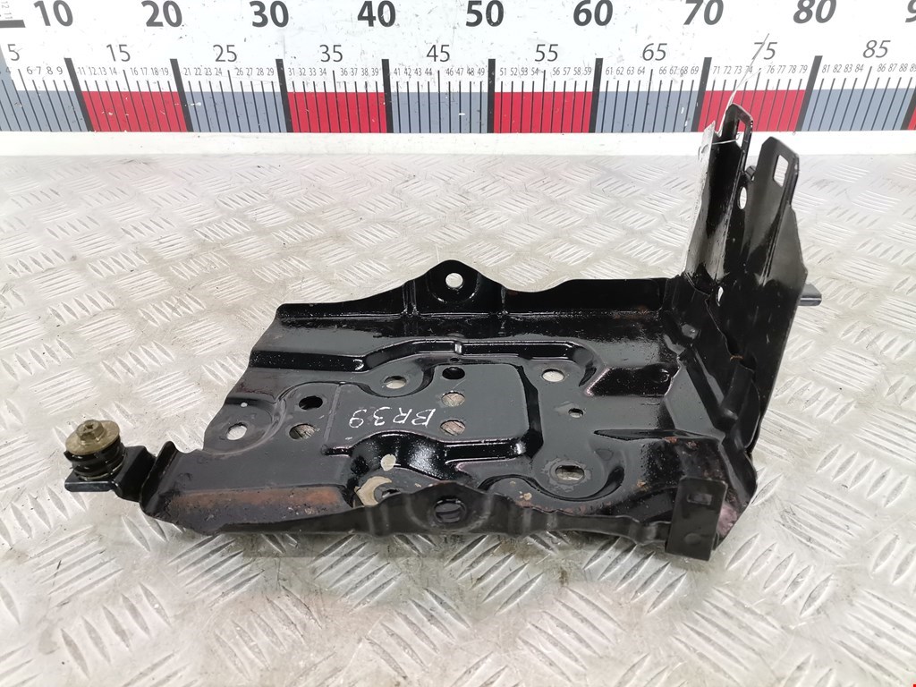 Крепление АКБ (корпус/подставка) NISSAN X-Trail T30 2000-2007