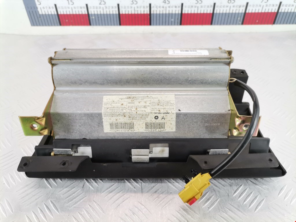 Подушка безопасности пассажирская (в торпедо) JEEP Cherokee XJ 1984-2001