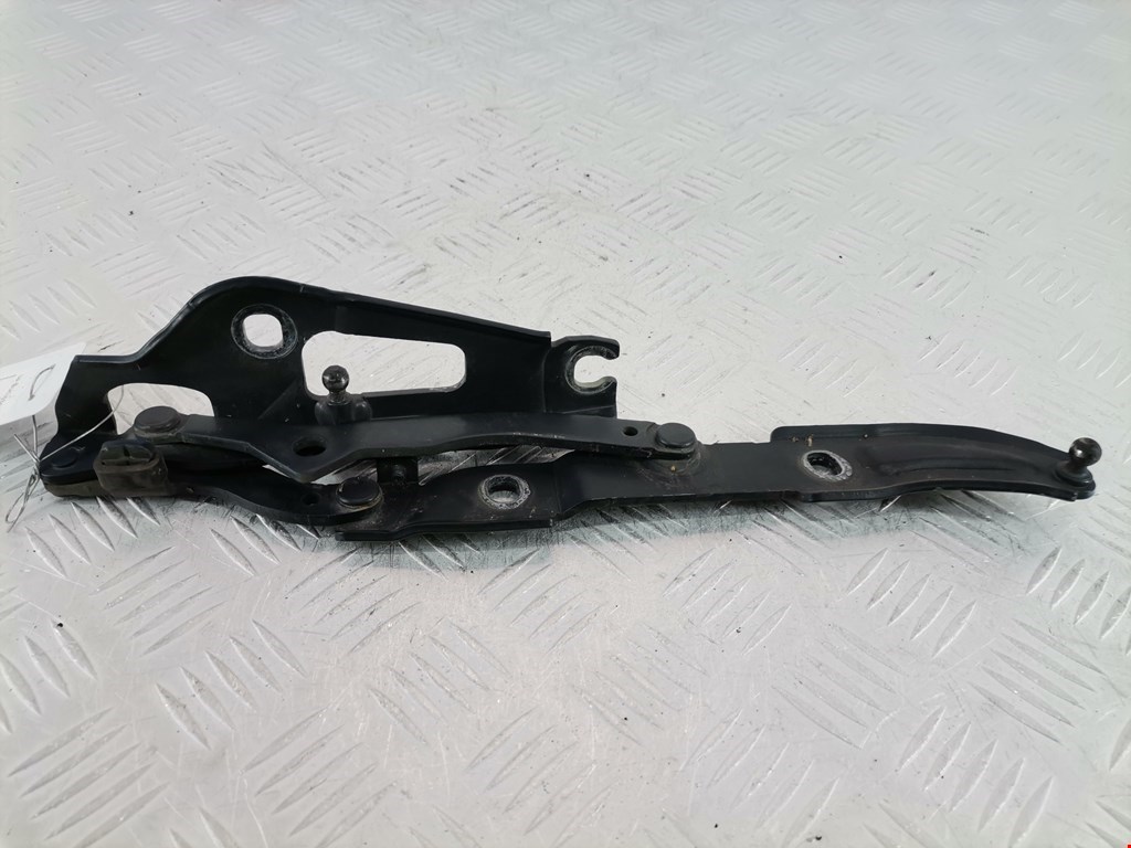 Петля крышки (двери) багажника BMW 3-Series (E90/E91/E92/E93) (2004-2013)