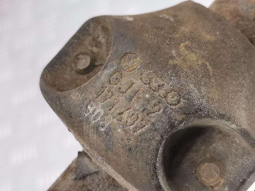 Полуось (привод, приводной вал) передняя правая VOLKSWAGEN Polo II 1981-1994